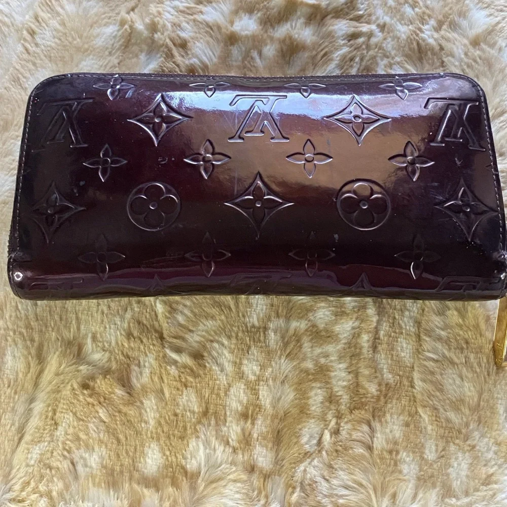 Louis Vuitton Amarante Vernis Zippy Long Wallet